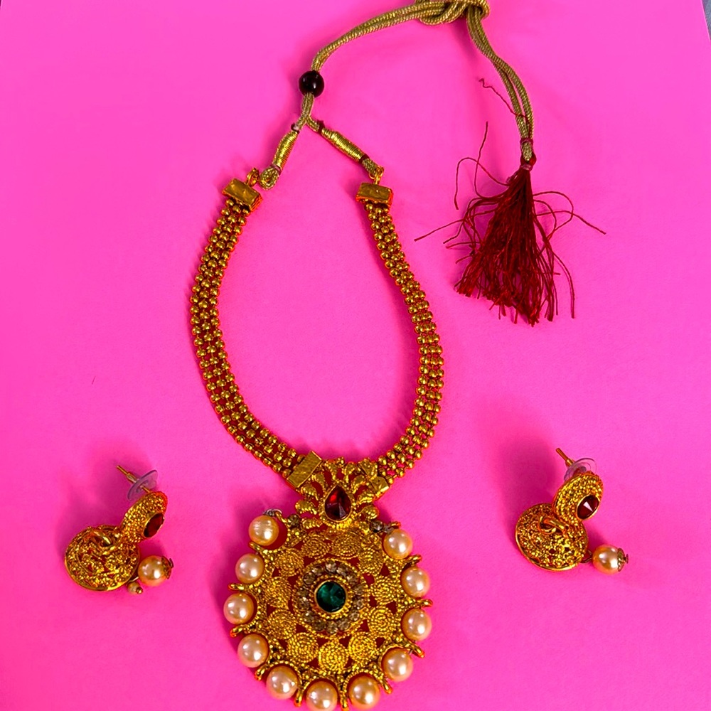 NEW BEAUTIFUL Jewelry Set